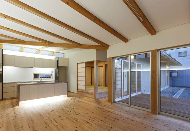 柿の木のある家-04